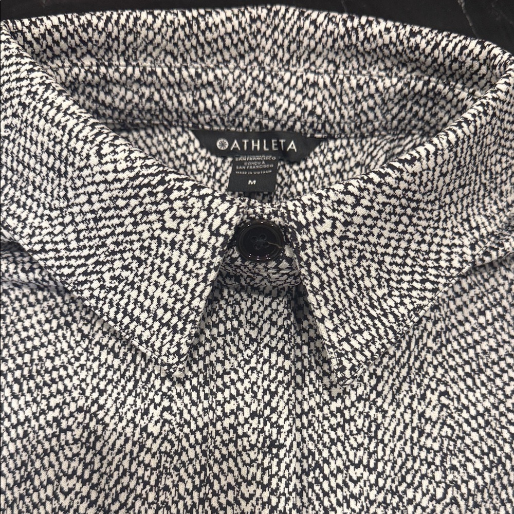 Athleta Black and White Women’s Shirt Size Medium -  NEVER BEEN WORN!
